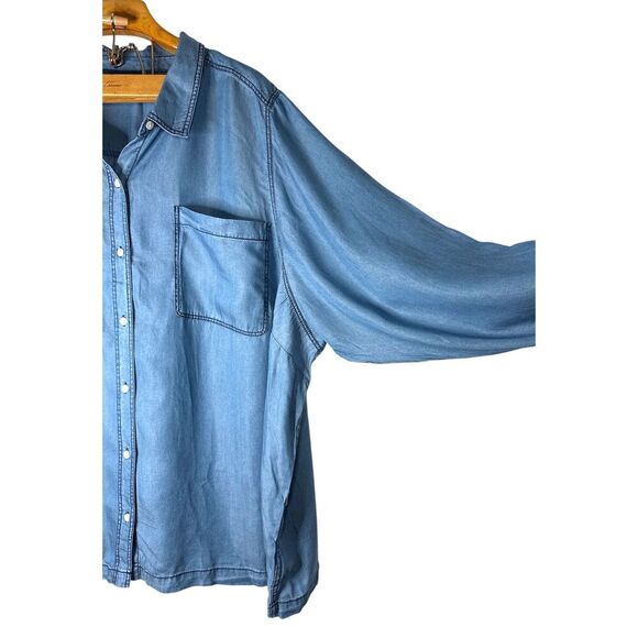 Torrid Women Chambray Denim Button Down Long Sleeve Plus Size: 6X - Picture 4 of 8